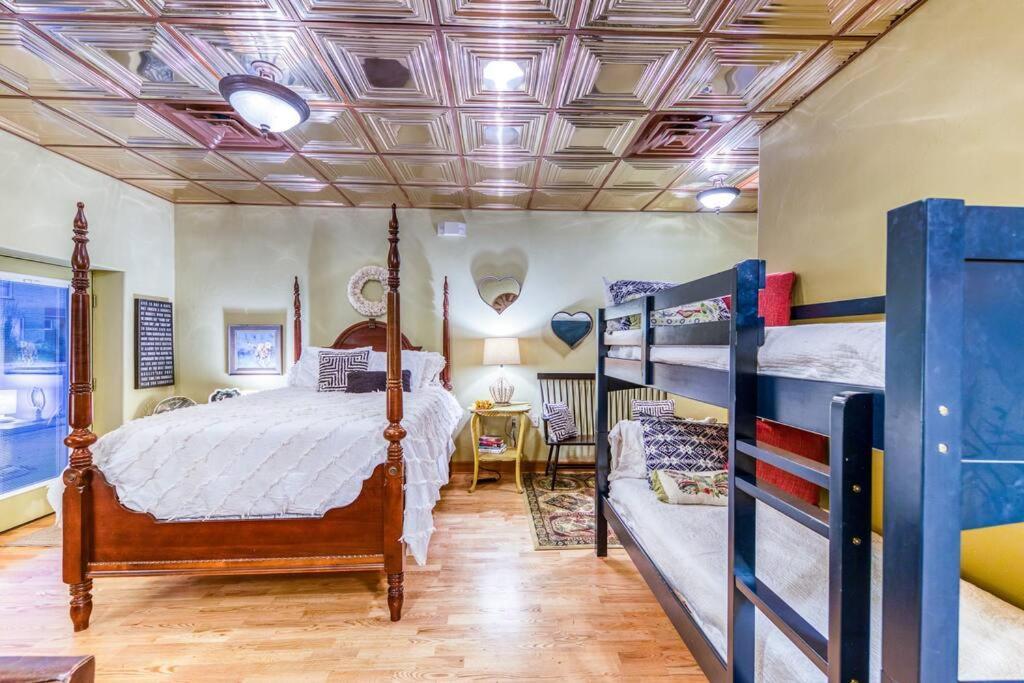 The Lovemore Inn~Hot Tub~Cheerful Carriage Home Delta Εξωτερικό φωτογραφία